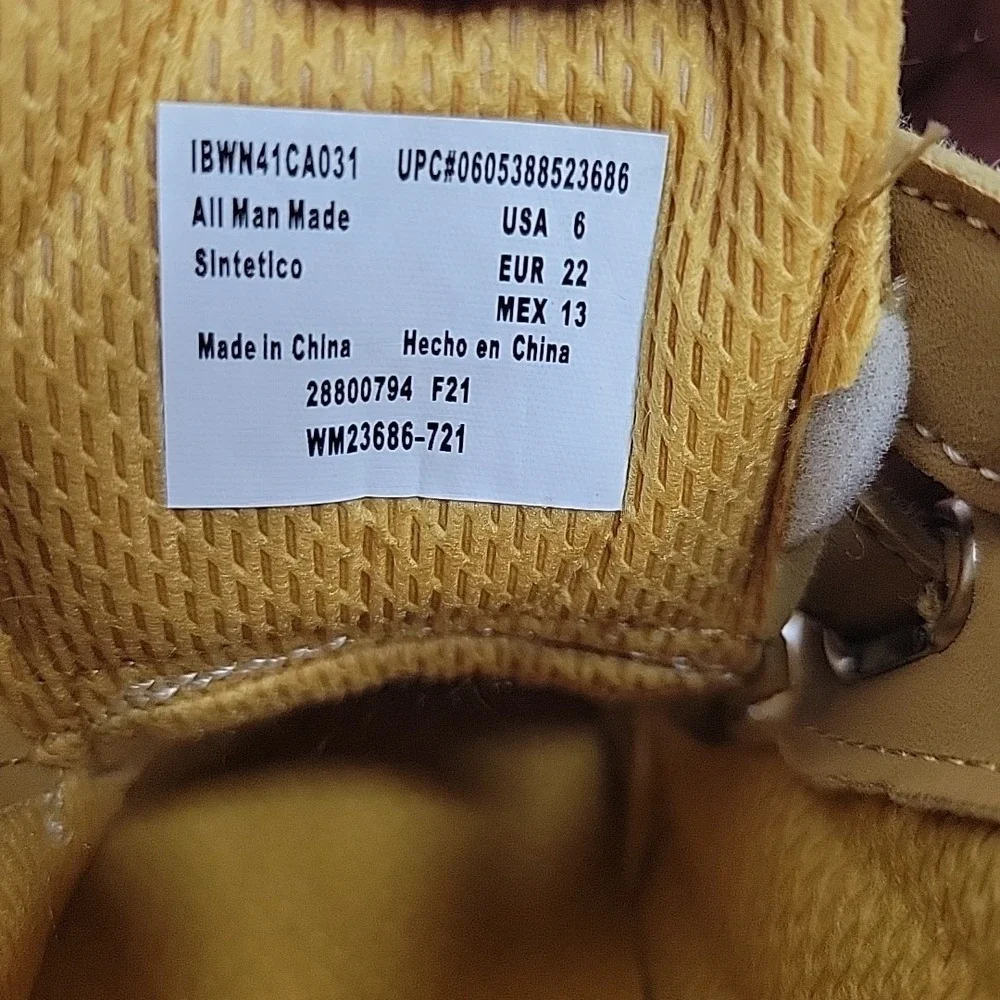 NWOB Wonder Nation Baby Boy's Chukka‎ Boot Size 6 Color Wheat Hook And Loop Easy